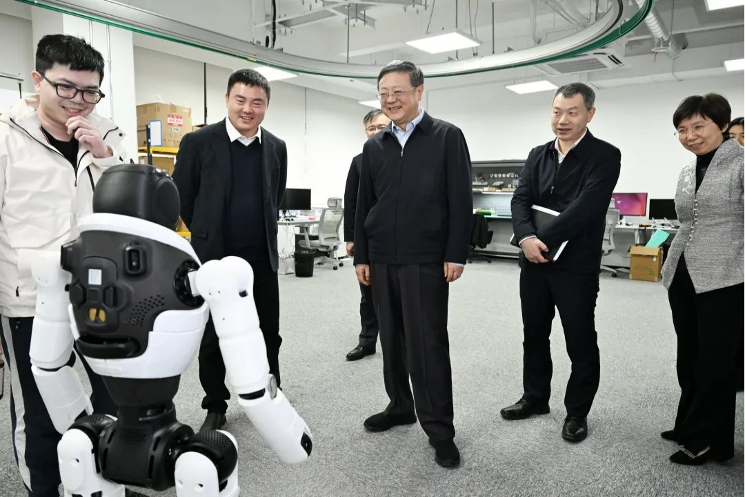 上海市委书记陈吉宁专题调研亿万二八机器人