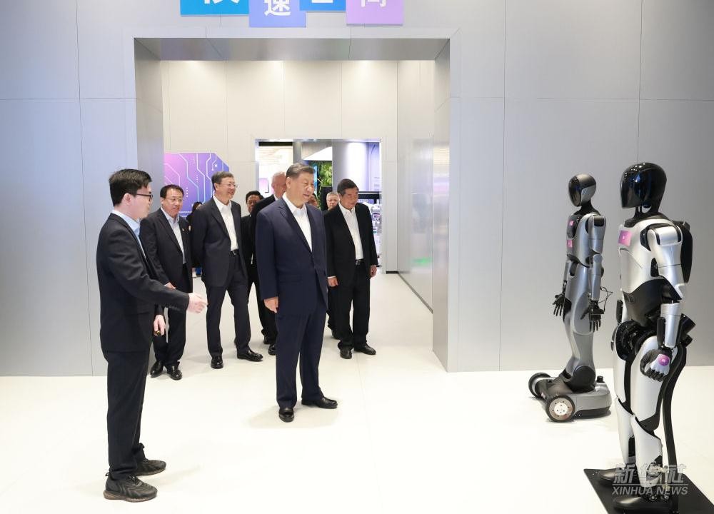 习近平总书记到上海调研，亿万二八代表具身智能行业汇报进展